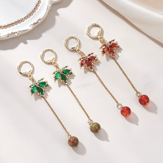 Серьги-подвески из латуни с микропаве из кубического циркония и застежкой-крючком в виде кленового листа., с фурнитурой латунной для серег, золотые