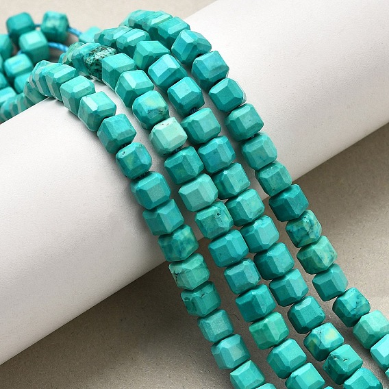 Синтетических нитей бирюзовые бусы, граненый стол, вырезанный куб
