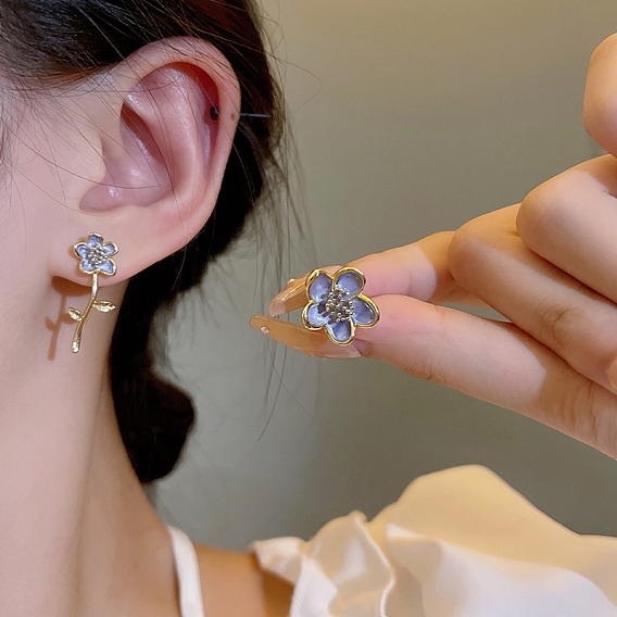 Серьга из сплава, с серебряной булавкой и эмалью