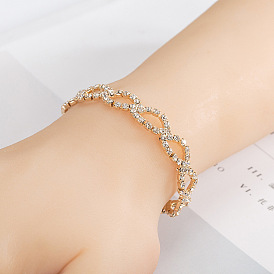 Sparkling Diamond Bracelet for Women - Elegant and Minimalistic Jewelry B219