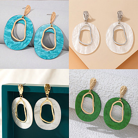 Geometric Resin Acrylic Circle Earrings for Women, Retro Style with Personality and Charm.