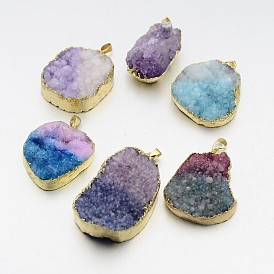 Agate naturelle nuggets cristal de galvanoplastie pendentifs, pierre taillée druzy, avec les accessoires en laiton, 38~54x24~36x8~18mm, Trou: 5x8mm