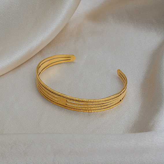 Bracelets manchettes vintage martelés en acier inoxydable à plusieurs rangs pour femmes