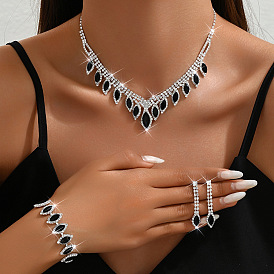 Ожерелья с подвесками из конского глаза и стразами, серьги-гвоздики и браслеты для женщин