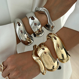 Браслеты из сплава для женщин