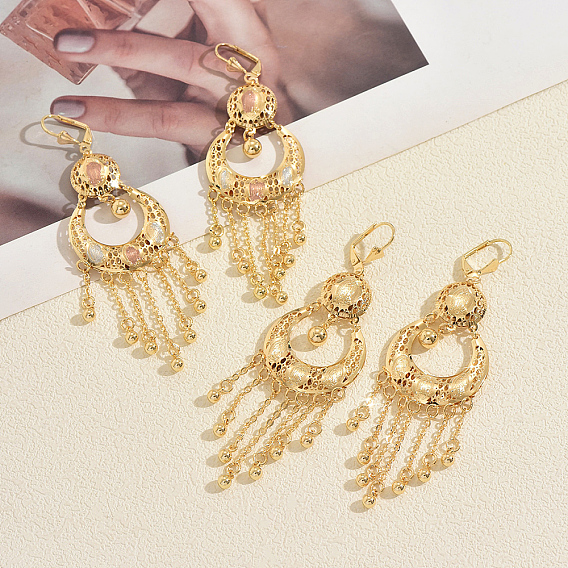 Плоские круглые серьги-кольца с кисточками из богемской латуни