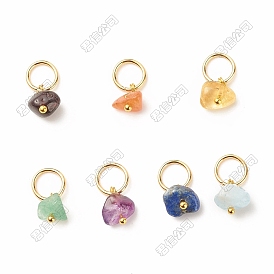 140Stück 7Stile natürliche Edelstein-Chip-Anhänger mit Messing-Ösen, natürlicher Lapislazuli & grüner Aventurin & Amethyst & roter Aventurin & Aquamarin & Granat & Citrin