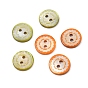 2 Boutons en nacre naturelle peints en blanc avec trou, bord ondulé plat rond