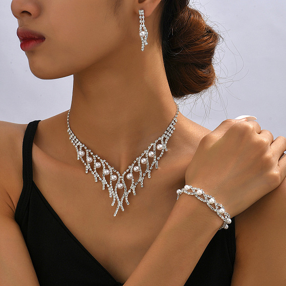 Ожерелья и серьги-гвоздики из сплава конского глаза с кристаллами, стразами и пластиковым жемчугом