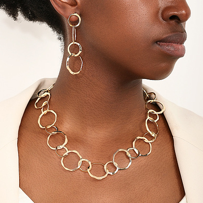 Комплект из ожерелья из сплава с цепочкой и серег-гвоздиков