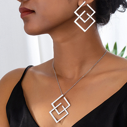 Комплект из ожерелья с подвеской в виде ромба и серег-гвоздиков из сплава