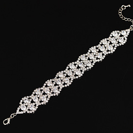 Bracelet en diamant à la mode pour la mariée - bracelet entièrement en diamant avec bijoux en diamant incrustés.