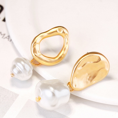 Faux Pearl Pendant Zinc Alloy Stud Earrings - Elegant, Versatile, Fashionable.