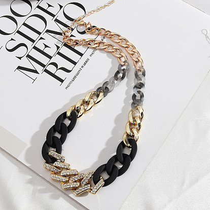 Resin Chain Necklace: Trendy and Versatile Fashion Accessory for Women
