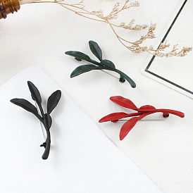 Minimalist Plant Shaped Brooch Pin for Fashionable Outfits and Accessories