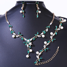 Комплекты из ожерелий с подвесками из сплава листьев, страз и пластикового жемчуга и серег-гвоздиков