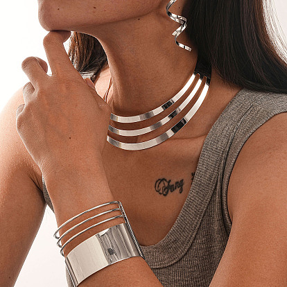 Комплекты из ожерелий с подвесками из сплава, серег-гвоздиков и браслетов-манжет