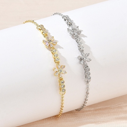 Bracelets en laiton pavés de zirconiums cubiques transparents en forme de fleur, plaqué longue durée, crémaillère plaquage, sans plomb et sans cadmium