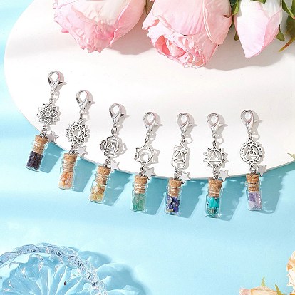 Чакра натуральный лазурит, аметист, сердолик, цитрин, гранат, зеленый авантюрин и синтетическая бирюзовая крошка внутри стеклянной бутылки желаний подвеска украшение, с поворотными застежками сплава