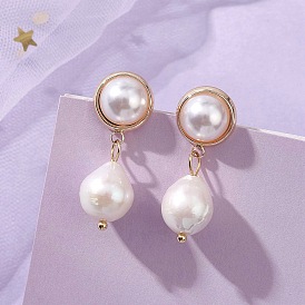Латунные качают серьги, с натуральной жемчужиной барокко, круглые