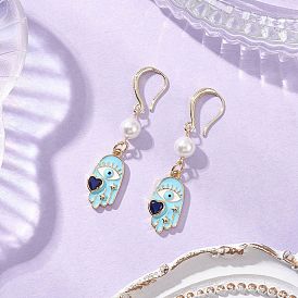 Серьги-подвески с эмалью из латуни и хамсы, с бусиной из ракушечного жемчуга и латунным крючком для сережек