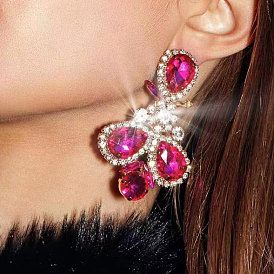 Sparkling Alloy Diamond Earrings for Women - Bold and Glamorous Chain Claw Design Jewelry for Parties and Runway Shows