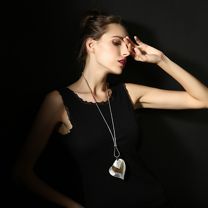 Длинные ожерелья из матового сплава с тройным сердечком для женщин