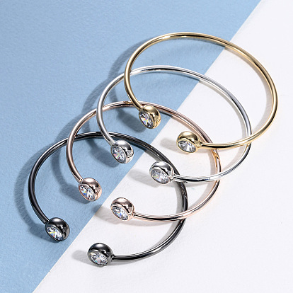 Стильный и универсальный женский браслет из циркония – простой, но элегантный дизайн