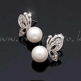 Butterfly Pearl Earrings - Delicate Jewelry, Elegant, Timeless Design.