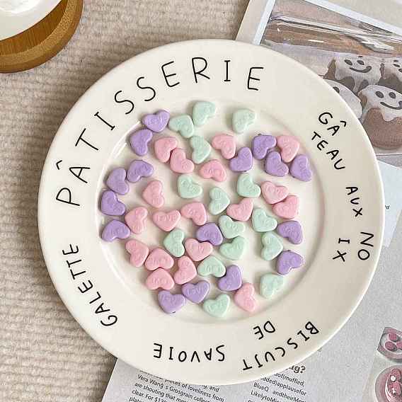 Акриловые бусины, сердце со словом "love"