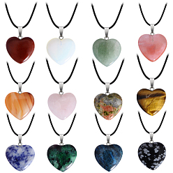 Подвески из натуральных и синтетических драгоценных камней, с металлической фурнитурой серебристого цвета, сердце