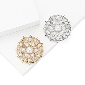 Брошь-цветок из сплава хрустальных страз с искусственным жемчугом