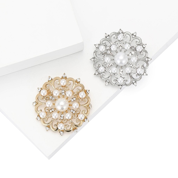 Брошь-цветок из сплава хрустальных страз с искусственным жемчугом