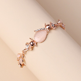 Bracelet floral chic - accessoire de mode unique et minimaliste par Li Meng Jewelry