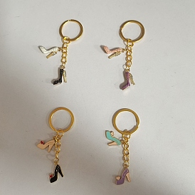 Llavero con colgante de esmalte de aleación con tema de zapatos de tacón alto, con llavero de hierro