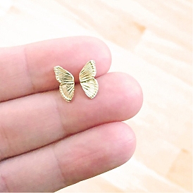 Серьги-гвоздики с крыльями бабочки из сплава для женщин