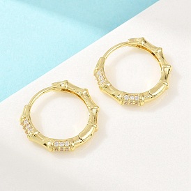 Серьги-кольца из бамбуковой латуни с микропаве из прозрачных кубических цирконий