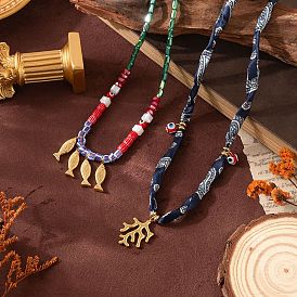 Кулоны из латуни, смолы и стекла, подвески на цепочках, золотые