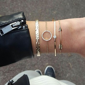 Ensemble bracelet et collier avec flèche en diamant et cercle géométrique minimaliste - 4 pièces