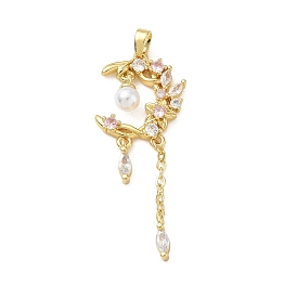 Colgantes de latón con micro pavé de circonitas cúbicas rosas, con perlas de plástico, luna con dijes de flores
