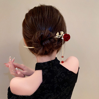 Exquisite tassel hairpin with vintage charm for Hanfu bride updo - Elegant and delicate.