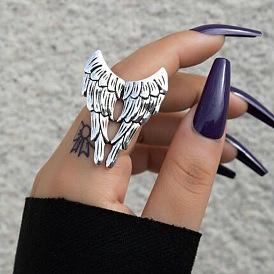 Retro Wing Punk Ring for Men and Women - Stylish Statement Jewelry Accessory