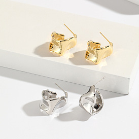 18K Gold Plated Geometric Earrings for Women - Chic and Elegant Ear Studs with Irregular Shape, Fashionable and Sophisticated Ear Drops.