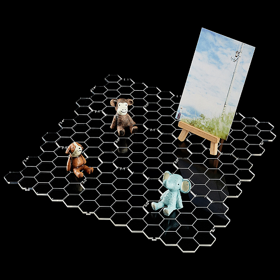 1 набор пластиковых листов, принадлежности для изготовления поделок своими руками