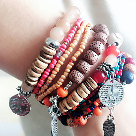 Bracelet de perles élastiques multicouches de style ethnique bohème-coloré et à la mode.
