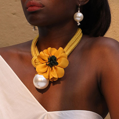 Комплекты из цветочной ткани и круглых подвесных серег и ожерелий с искусственным жемчугом для женщин