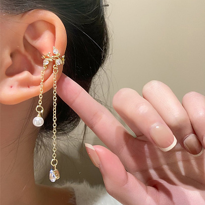 Retro Tassel Ear Cuff for Women, Fashionable and Unique Zircon Pearl Clip-on Earrings without Piercing, Lightweight Luxury Jewelry