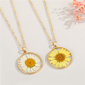 Vintage Daisy Sunflower Resin Pendant Necklace for Women