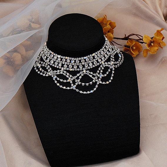 Luxury Diamond Necklace for Evening Dress - Elegant and Glamorous