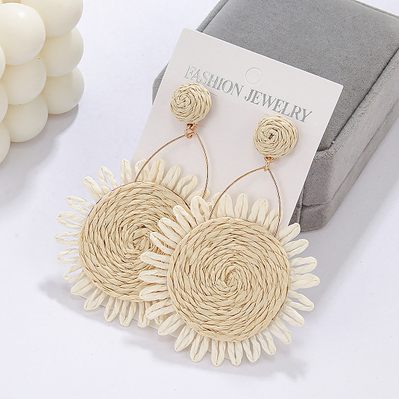 Серьги-гвоздики из цветочного сплава и рафии, золотые